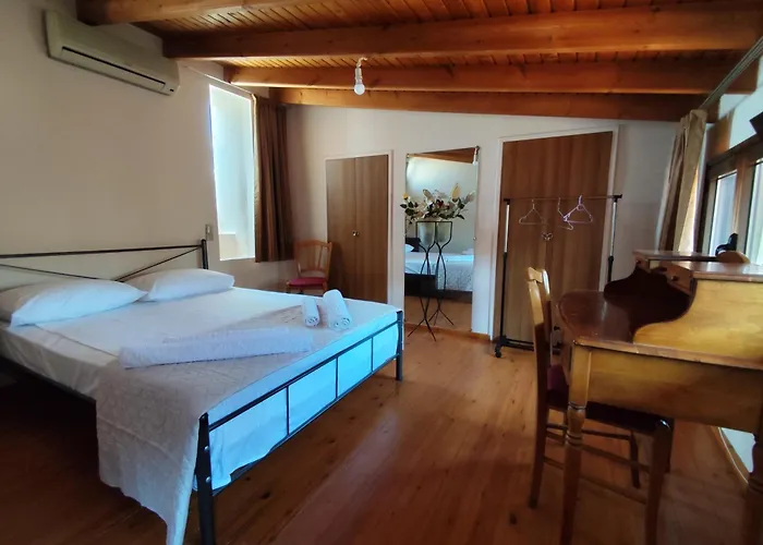 Mastiha House